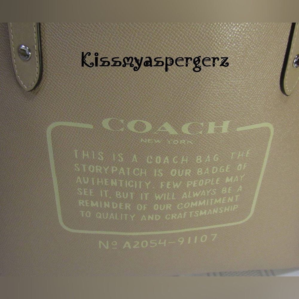 Coach Reversible Cream and Tan Horse and Carriage City Tote EUC! - Picture 7 of 8